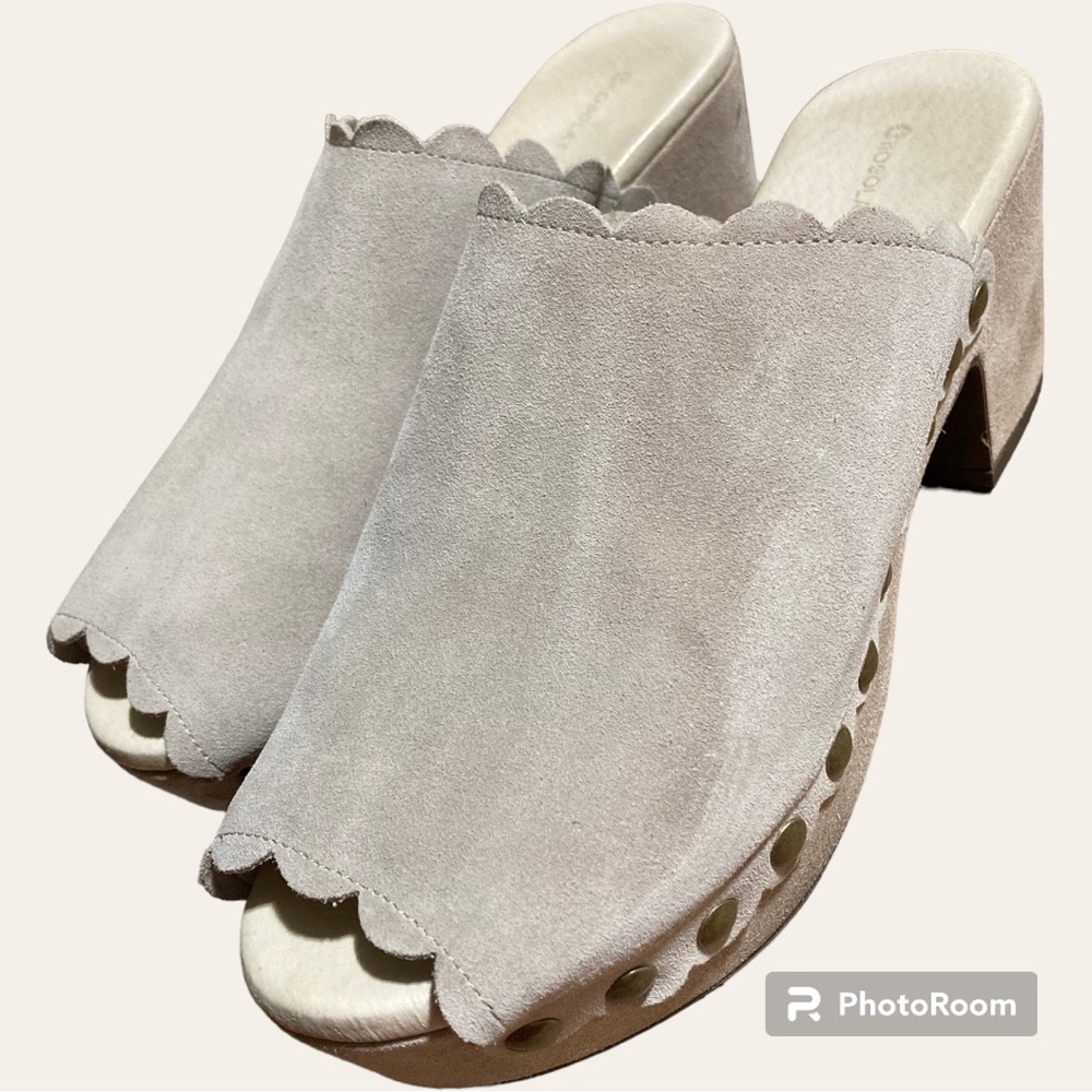 SALE** Chocolat BLU light grey leather clogs size 10.